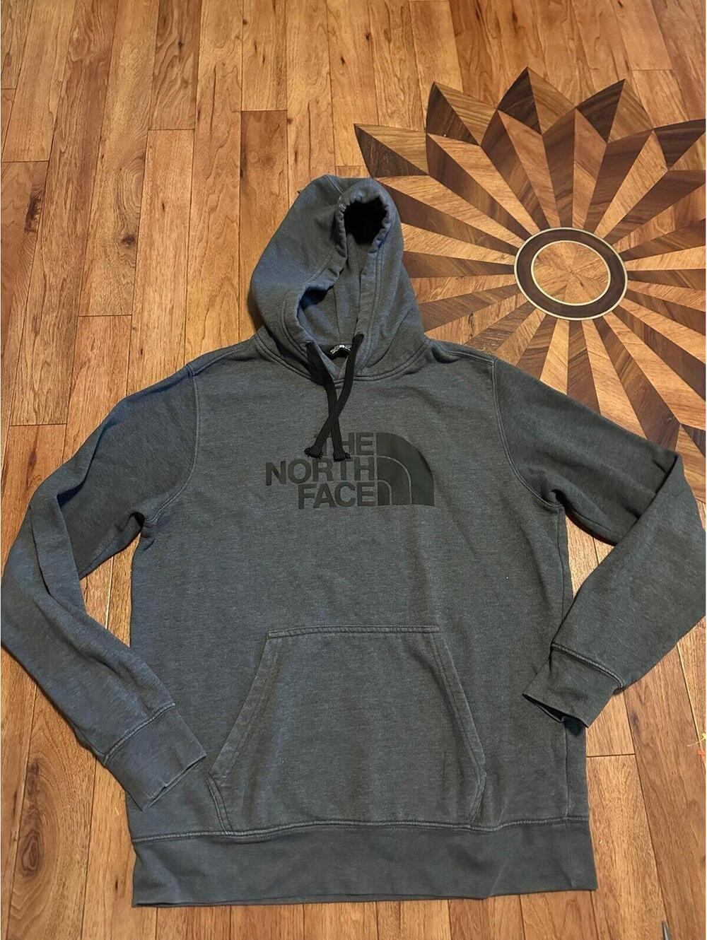 The North Face Men’s Hoodie Size Medium